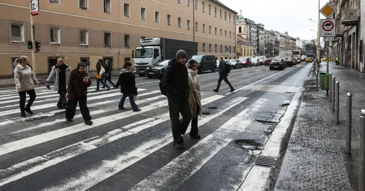 200 új gyalogátkelő és akadálymentes villamosmegálló – elfogadták a gyalogos stratégiát