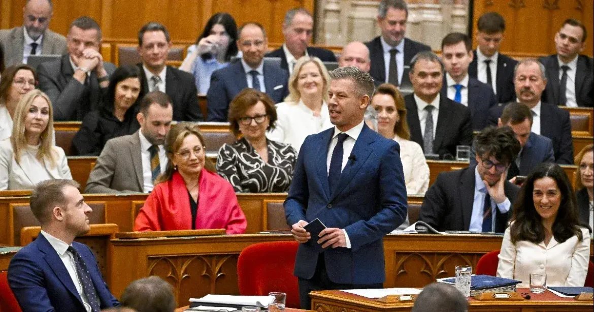 A parlament megszavazta az ügynökakták nyilvánosságáról szóló törvényt