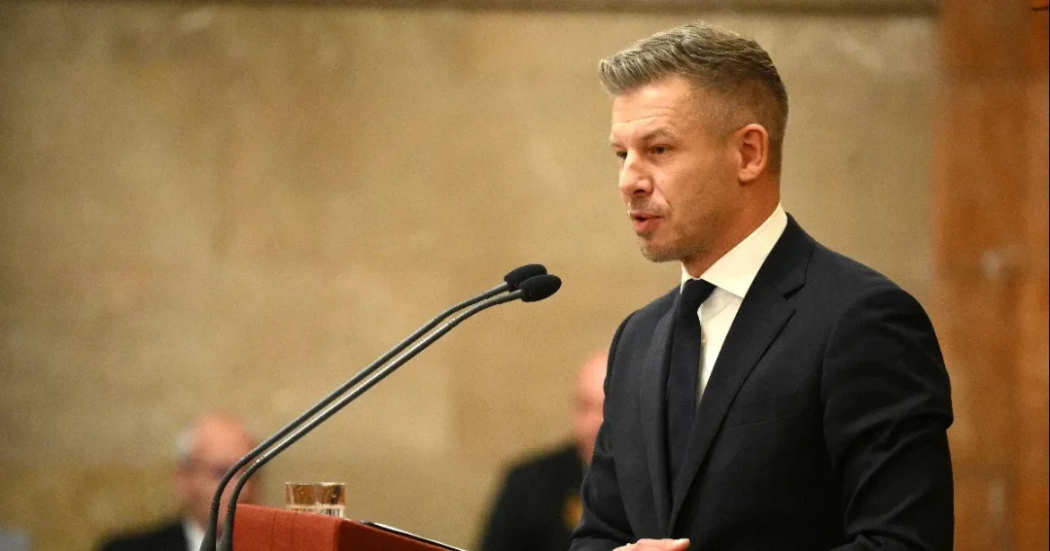 Feljelentést tesz Magyar Péter a Dunába küldött búvárok ügyében