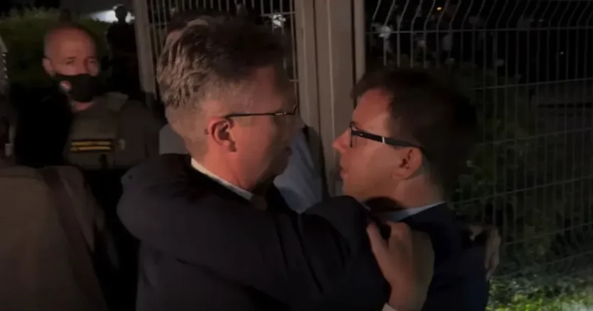 Fidesz másolta a filmszínházat, Benny Hill-show lett belőle