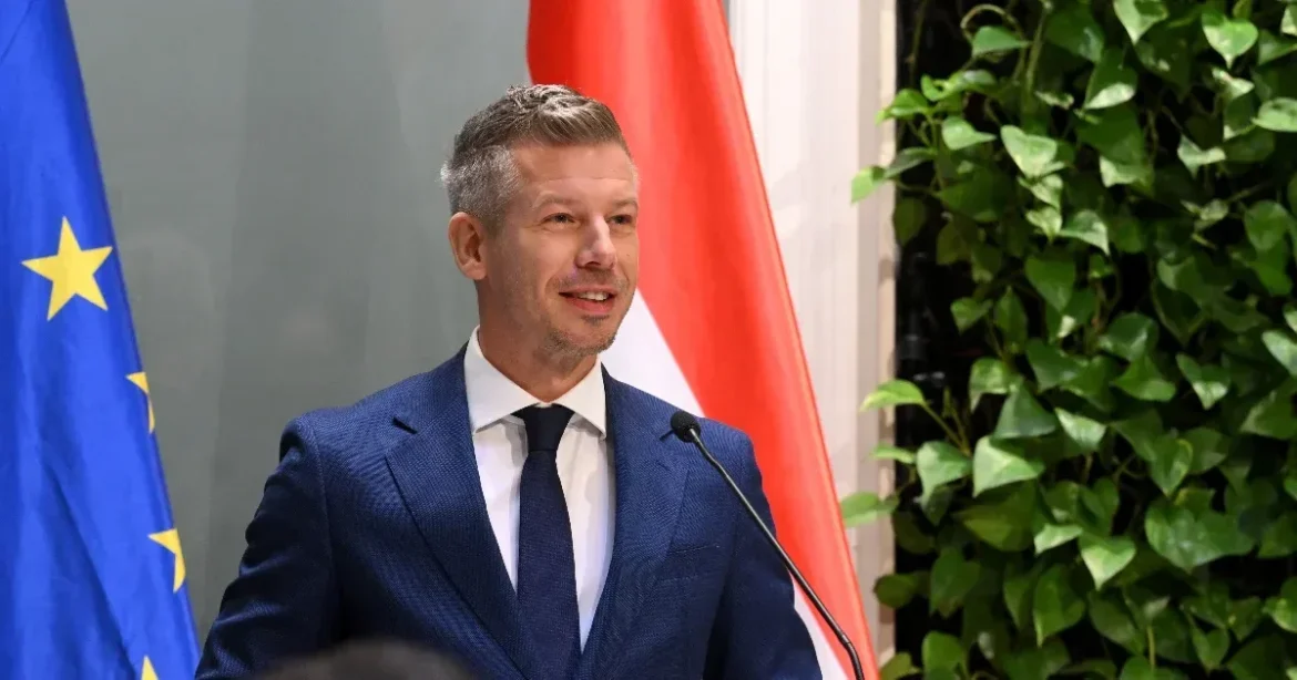 Magyar Péter: hetente csődöt emleget a főváros, közben jutalmakra költenek