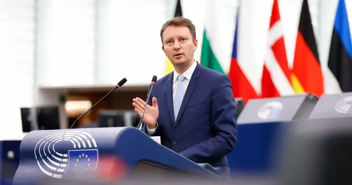 Mureșan: Hiba csökkenteni az EU forrásait Bezos és Musk javára