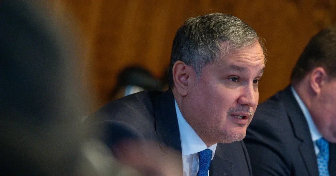 Nagy Márton titkárságvezetője nyelvvizsga nélkül négy évre kapott diplomata állást