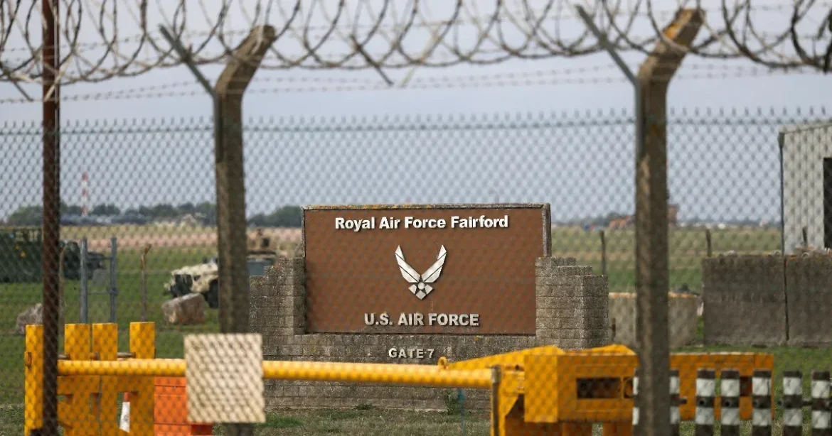 Robbanószert keresnek a brit Fairford katonai bázisnál, egy közeli települést evakuáltak