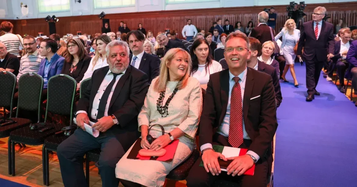 Schmidt Mária Tarr Zoltán posztjából értesült felmentéséről, magyarázatot nem kapott