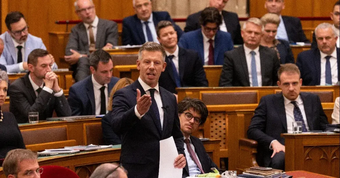 Tisza 3 pontot vesztett, Fidesz ugyanennyit nyert a teljes népességben